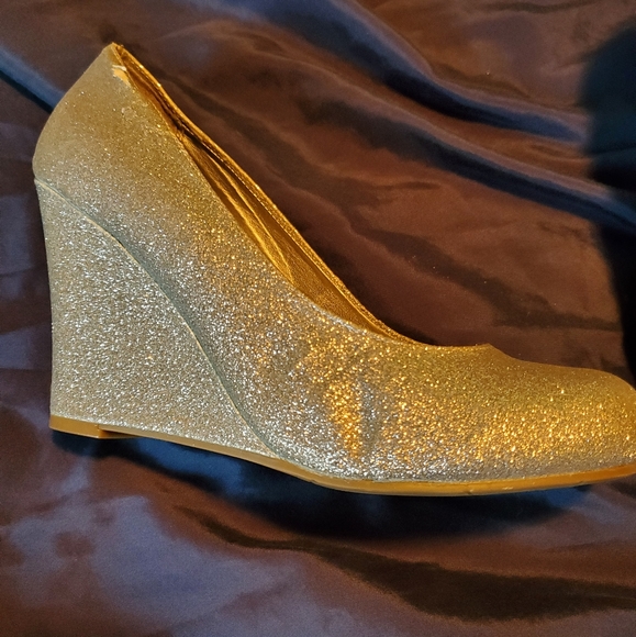 Silver sparkly wedges - Picture 2 of 4